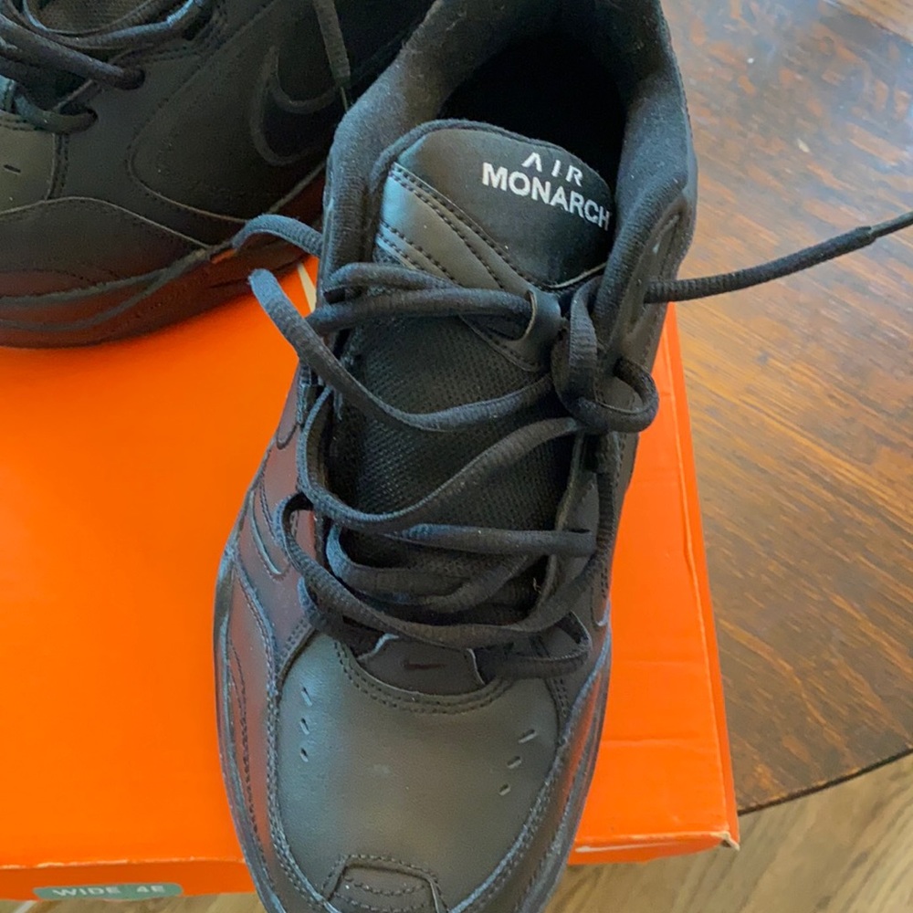 Nike Air Monarch IV Men’s 9.5 Wide (4E) NWT Black